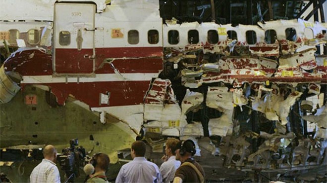 Thân máy bay TWA 800 được dựng lại sau tai nạn. Ảnh: BI