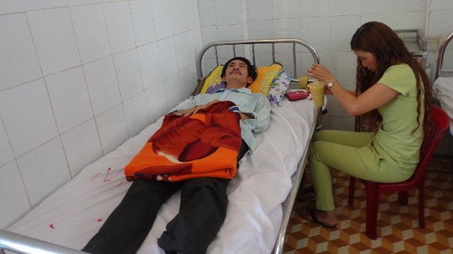 Thầy Phúc đang được điều trị tại Bệnh viện Đa khoa tỉnh Đắk Lắk