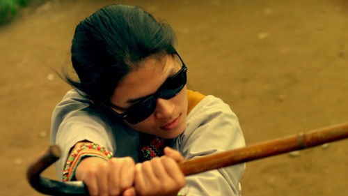 Ngọc Thanh Tâm vào vai chính, cô hiệp sĩ mù tên Linh trong phim.