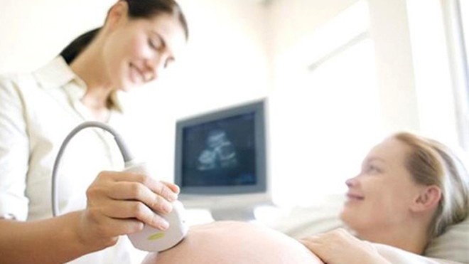 Sự hợp tác tốt giữa thầy thuốc và thai phụ sẽ giúp thai kỳ khỏe mạnh và cho ra đời những em bé thông minh. (ảnh minh họa)