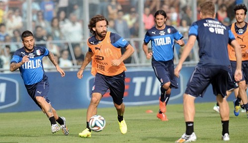 Pirlo vẫn là nguồn cảm hứng trong lối chơi của Italy. Ảnh: AFP.