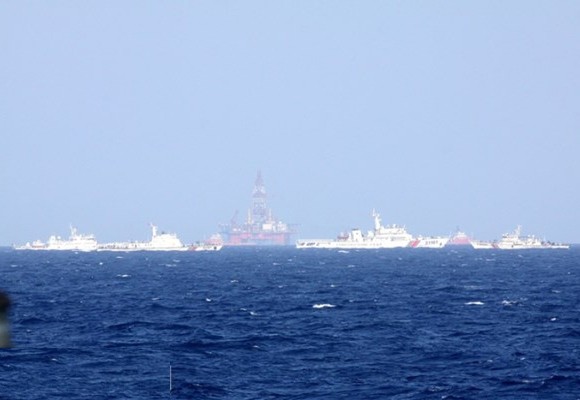 HOÀNG SA ngày 9/6: Tàu Trung Quốc vẫn dày đặc ở giàn khoan
