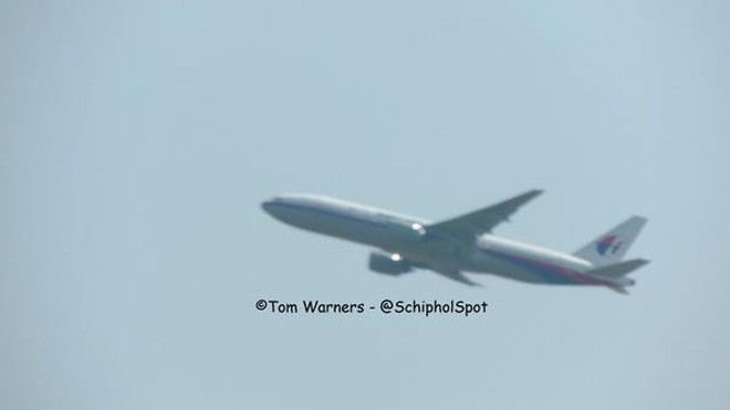 Hình ảnh chiếc máy bay cất cánh do Tom Warners chụp. Ảnh: Twitter 