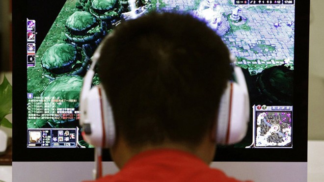 Nghiện chơi game trực tuyến là một trong những vấn đề cần được giải quyết ở Trung Quốc. Ảnh: Reuters