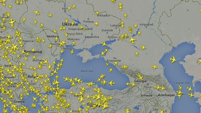 Vài giờ sau khi MH17 gặp nạn, không phận Ukraina hầu như không còn một chuyến bay nào. Ảnh: Business Insider 