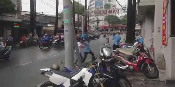 Bảo vệ đánh nhau náo loạn đường phố Sài Gòn