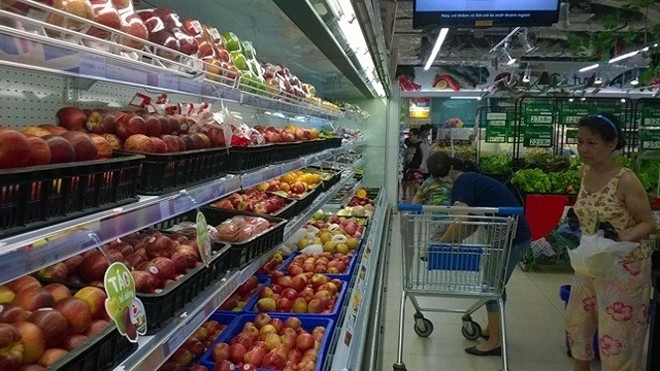 Táo Mỹ, Úc, New Zealand bán tại các siêu thị hiện nay chỉ tương đương giá táo Trung Quốc. 