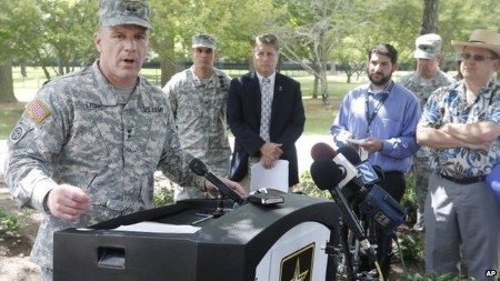 Một quan chức quân đội Mỹ thông báo về vụ nổ súng