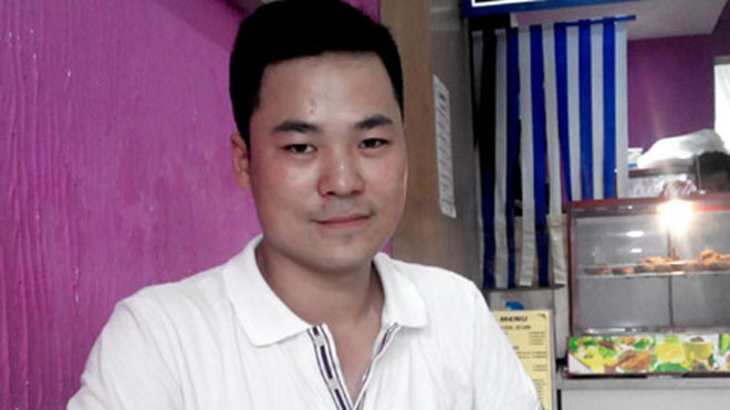 Từ du học sinh tiếng Trung, thạc sỹ tài chính, anh Nguyễn Chí Nghiêm lại thành công với vai trò ông chủ của một chuỗi cửa hàng thức ăn nhanh. Ảnh: NVCC. 