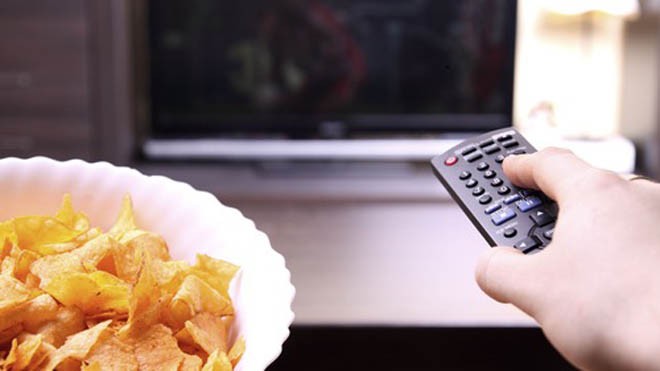 Cắt giảm thời gian xem truyền hình có thể giảm tỷ lệ béo phì. Ảnh: genconnect