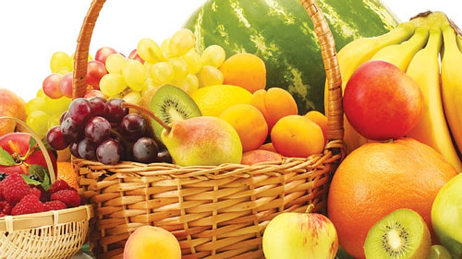 Ăn nhiều trái cây và rau quả giúp ngăn ngừa ung thư ruột kết - Ảnh: Shutterstock 