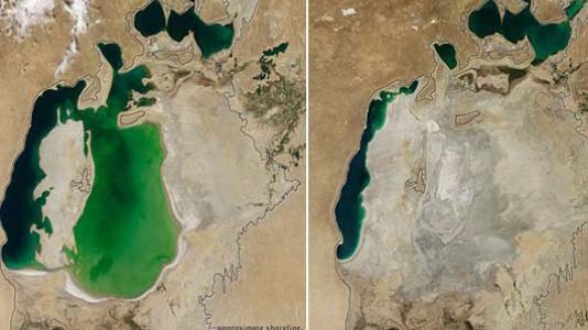 Biển Aral năm 2000 (trái) và năm 2014. 