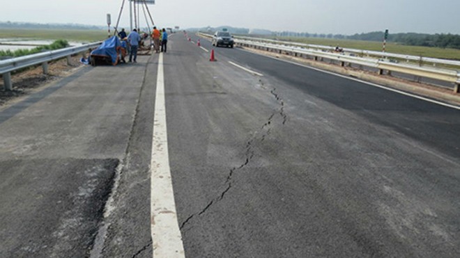 Phó Thủ tướng yêu cầu sớm khắc phục vết nứt trên cao tốc Nội Bài- Lào Cai