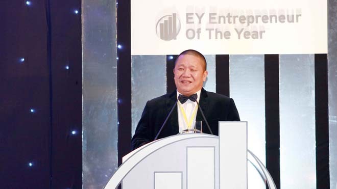 Chủ tịch Tập đoàn Hoa Sen Lê Phước Vũ- đại diện doanh nhân Việt Nam dự Giải thưởng Doanh nhân EY Thế giới tại Monaco năm 2015.