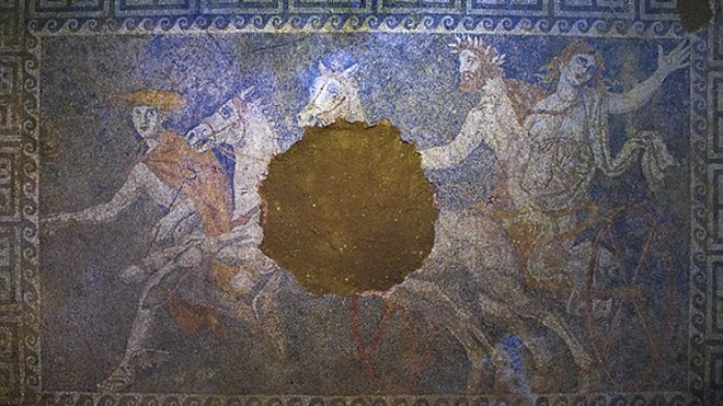 Phát hiện hình ảnh nữ hoàng địa ngục ở cổ mộ Hy Lạp