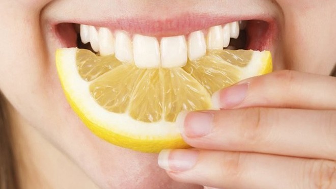 Mẹo tẩy vết ố vàng lâu năm trên răng cực nhanh