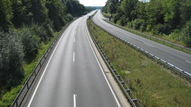 Đường cao tốc tại Đức được thi công với mặt đường rất bằng phẳng. Ảnh: Peter Kernspecht. 