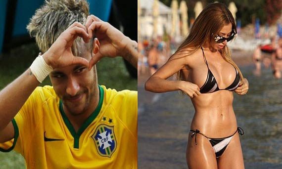Neymar và bạn gái hiện tại - người mẫu Soraja Vucelic hé lộ mối quan hệ chính thức bằng bức ảnh chụp chung được đăng tải trên trang cá nhân của người đẹp Serbia.