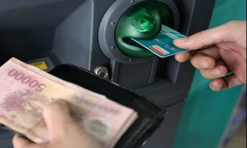 Dự thảo Thông tư cho phép cá nhân từ 11 tuổi có thể sở hữu thẻ ngân hàng.
