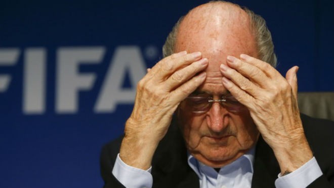 Chủ tịch FIFA Sepp Blatter đau đầu vì những sự cố liên tiếp của tổ chức này