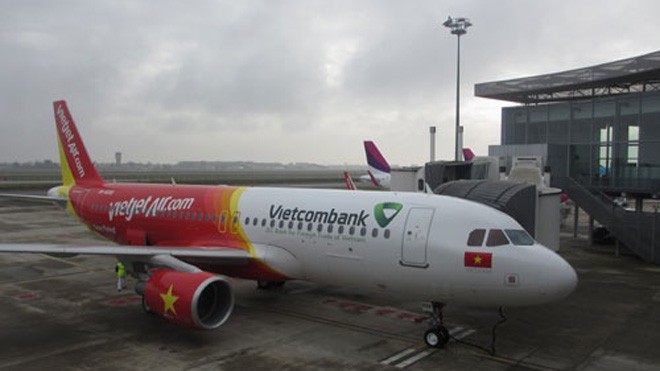 Chiếc Airbus A320 đầu tiên thuộc sở hữu của Vietjet mang biểu tượng Vietcombank.