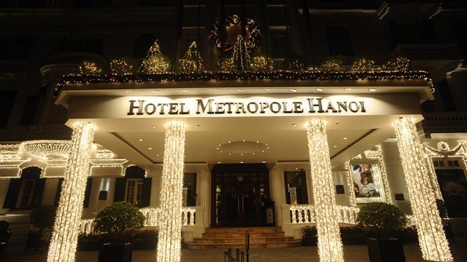 Địa điểm chụp ảnh Noel đẹp ở Hà Nội không thể không kể tới khách sạn Metropole. Ảnh minh họa 