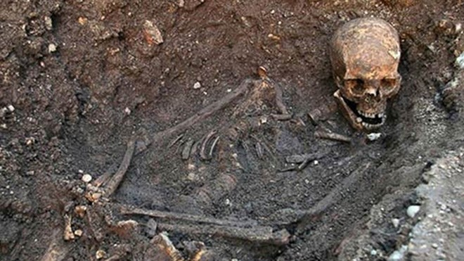 Hài cốt Vua Richard III được tìm thấy tại khu vực khai quật thuộc một bãi đỗ xe gần nhà thờ Grey Friars ở Leicester vào tháng 9/2012.