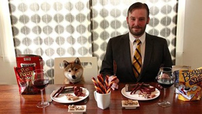 "Nếm thức ăn của chó" là một công việc có thật tại Mỹ.