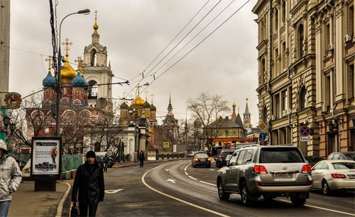 Một con phố tại thủ đô Moscow, Nga. Quốc gia này có thể cấm cộng đồng LGBT lái xe. Ảnh: Skyscrappercity.