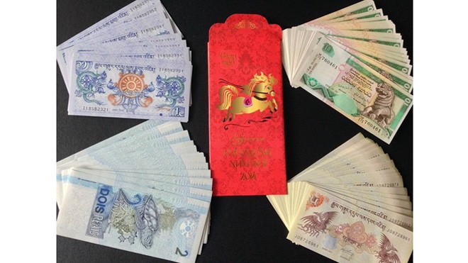 Những đồng tiền có in hình bốn linh vật của một số quốc gia xách tay từ Mỹ về Việt Nam đang được rao bán nhiều trên kênh online.