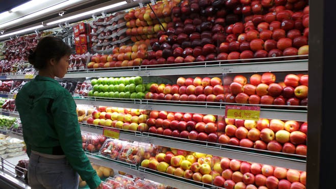 Các siêu thị và các vựa trái cây đã bày bán táo Mỹ trở lại