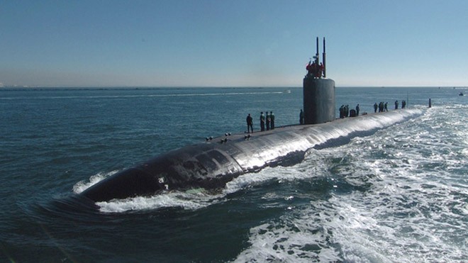 Tàu ngầm hạt nhân USS Topeka (SSN 754) của Mỹ, ảnh chụp ngày 24.11.2004. Các nhà khoa học Pháp đang nỗ lực cải thiện “áo tàng hình” cho tàu ngầm - Ảnh: Hải quân Mỹ