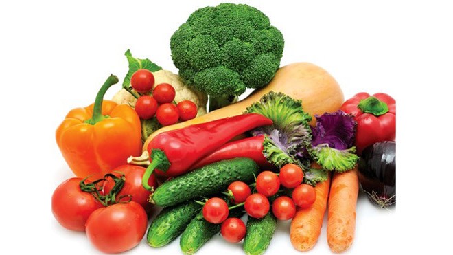 Bổ sung rau củ trong chế độ ăn uống mỗi ngày tốt cho sức khỏe - Ảnh: Shutterstock