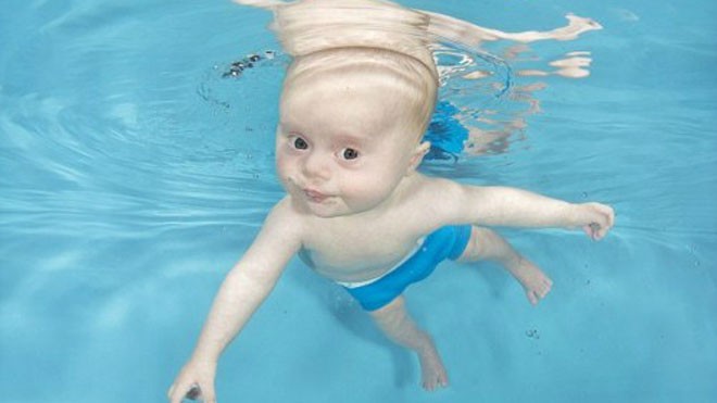  Bé trai Williams được học bơi từ lúc 7 tuần tuổi. Ảnh: Nationalheadlines