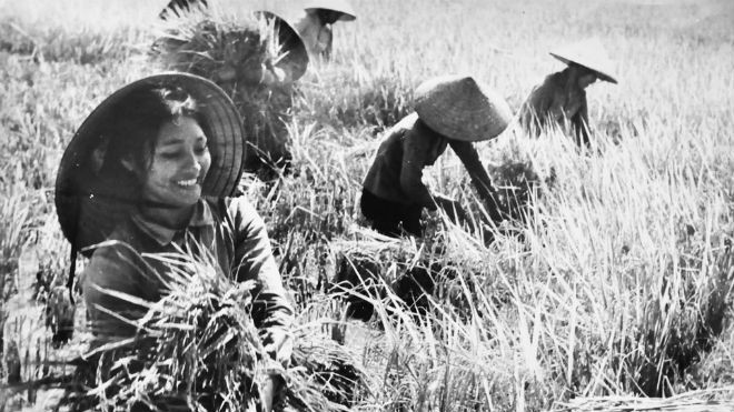Xúc động trước vẻ đẹp phụ nữ Việt Nam thời chiến