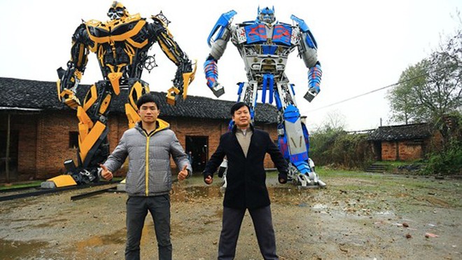 Ông Zhilin cho biết ông và con trai bắt đầu có ý tưởng tạo ra những chú robot khổng lồ này từ năm 2007.