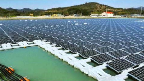 Các tấm pin năng lượng Mặt Trời tại nhà máy điện ở Nhật Bản. Ảnh: Wired