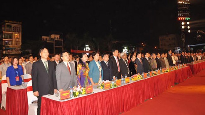 Các đồng chí lãnh đạo Trung ương, tỉnh Quảng Ninh và Tập đoàn TKV dự buổi lễ