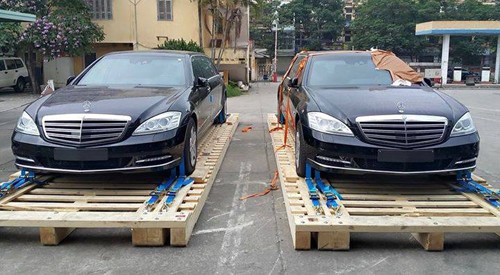 Cặp siêu sang Mercedes S600 Pullman Guard tại Hà Nội.