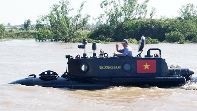 Tàu ngầm Trường Sa trong lần thử nghiệm tại biển Diêm Điền.