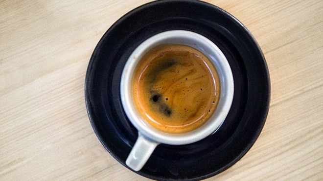 Cà phê chứa caffeine tự nhiên giúp giảm nguy cơ liệt dương ở đàn ông.