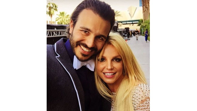 Britney Spears và Charlie Ebersol.