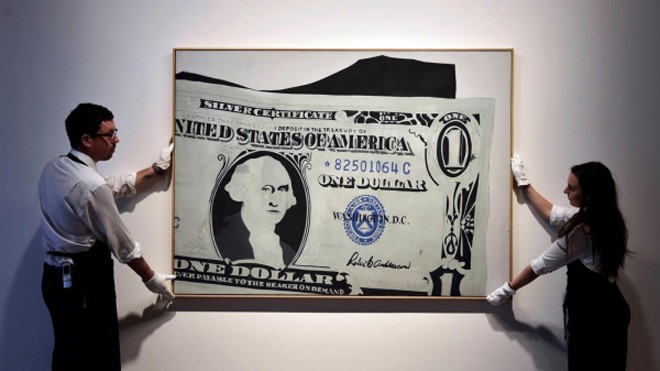 Đồng 1 USD do danh họa Warhol vẽ bằng tay vào năm 1962 được bán với giá 20.9 triệu bảng Anh, được coi là tờ mỹ kim đắt nhất trong lịch sử tài chính thế giới vào đêm 1/7/2015 (Ảnh: Sotheby/Guardian)