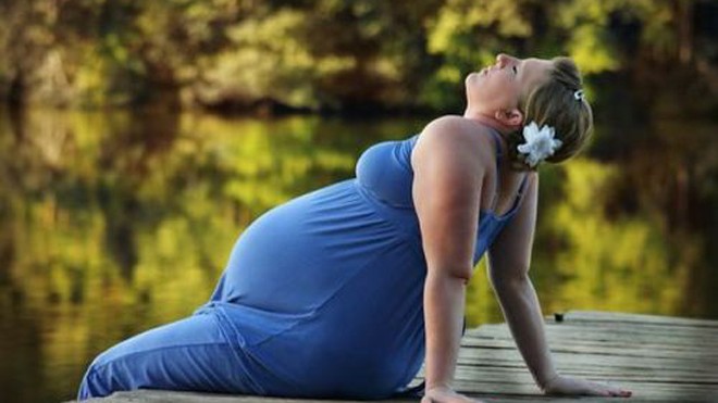 Phụ nữ mang bầu có thân nhiệt cao hơn người bình thường (Ảnh: The Mirror)