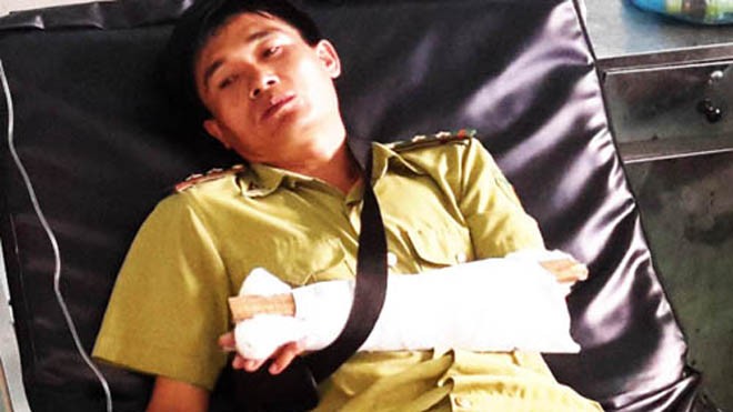 Anh Phạm Văn Anh đang điều trị tại Bệnh viện Da khoa tỉnh Đăk Nông