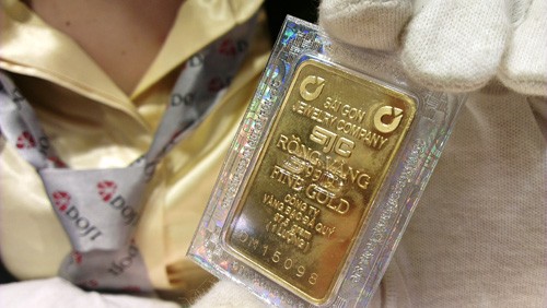 Mỗi lượng vàng SJC đang được bán ra ở 32,7-32,8 triệu đồng một lượng.