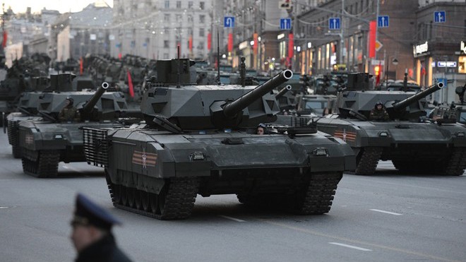 Xe tăng T-14 Armata của Nga trong lễ diễu binh trên Quảng trường Đỏ, Moscow nhân kỷ niệm 70 năm chiến thắng Phát xít. Ảnh: Spunik Sự ra đời của tăng T-14 Armata