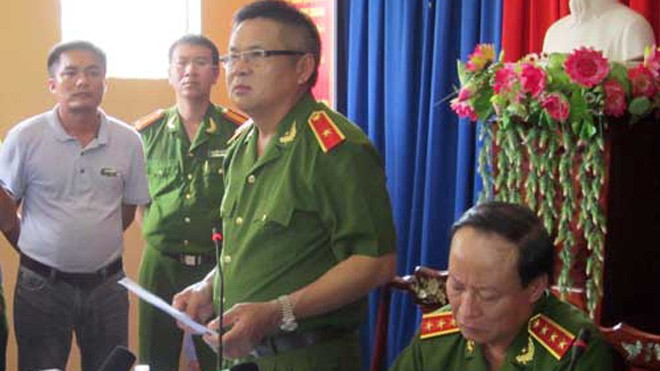 Thiếu tướng Hồ Sỹ Tiến tại buổi họp báo vụ thảm án ở Bình Phước.