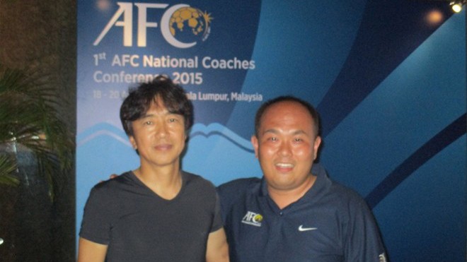 Takashi Morimoto và HLV Miura tại cuộc hội thảo các HLV đội tuyển quốc gia châu Á