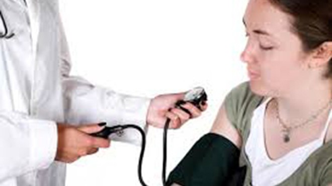 Tại sao bị huyết áp thấp sau khi sinh con?